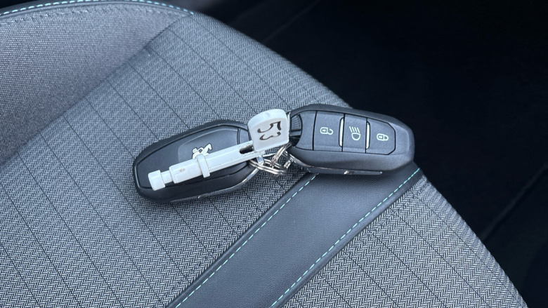 Peugeot 208 1.2 PureTech 100 Allure Premium + 5dr Petrol Hatchback